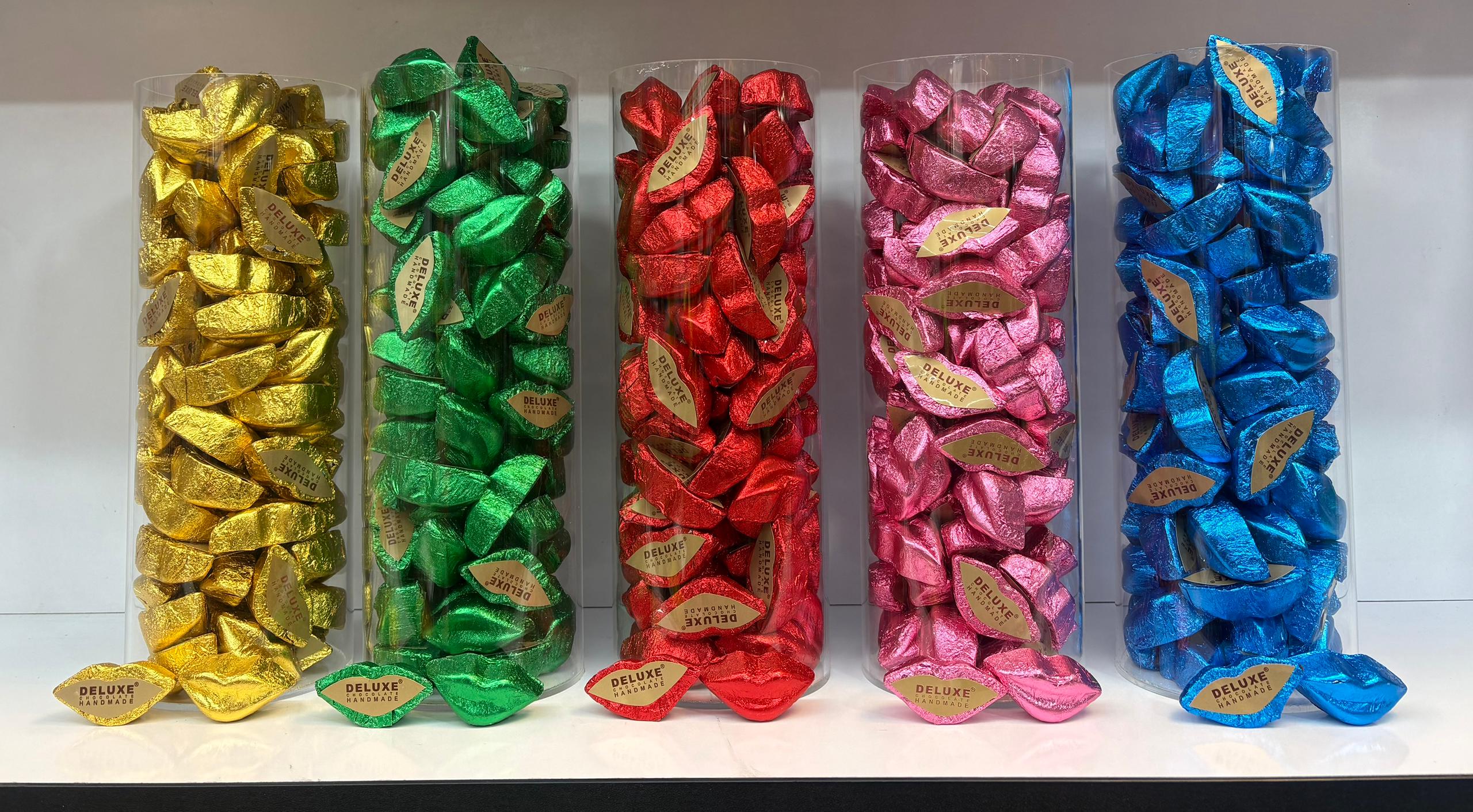 شکلات لب دلوکس